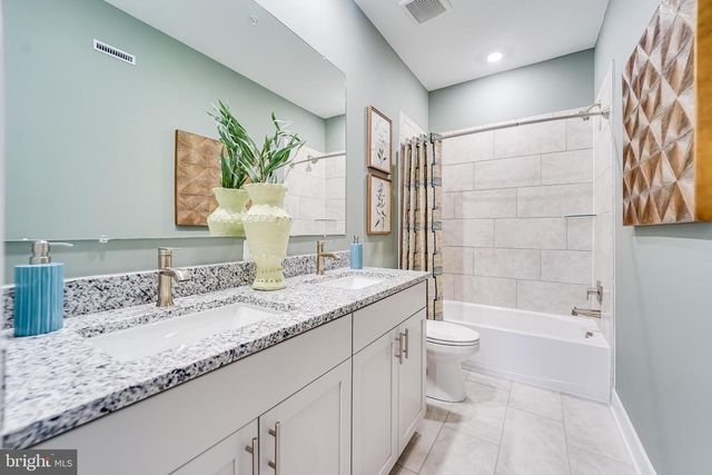 6608 QUEENSBURY ST, Middle River, MD 21220