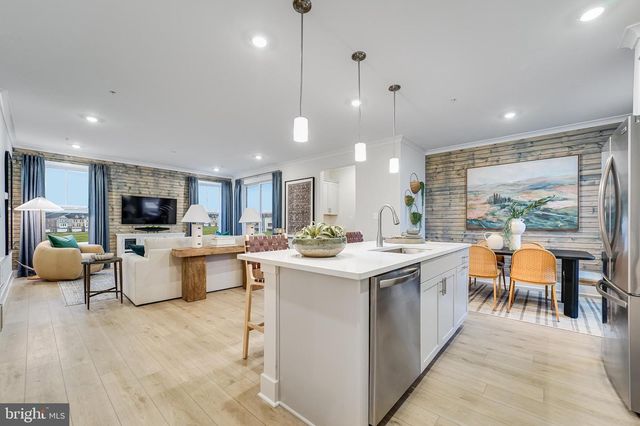 6608 QUEENSBURY ST, Middle River, MD 21220