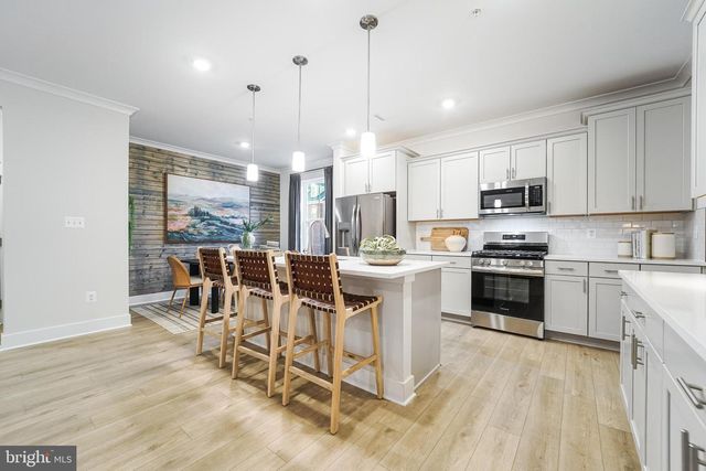 6608 QUEENSBURY ST, Middle River, MD 21220