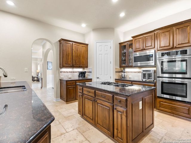 24850 Fairway Springs, San Antonio, TX 78260