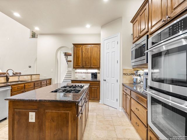 24850 Fairway Springs, San Antonio, TX 78260