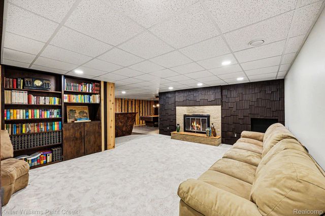 2911 Walmsley Circle Drive, Orion Charter Township, MI 48360