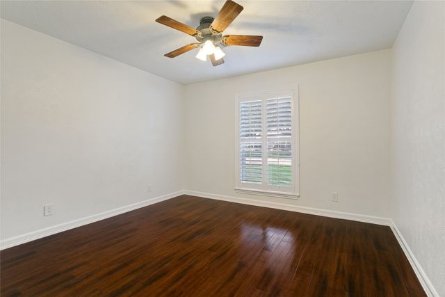 2 Rolling Hills Circle, Denton, TX 76205