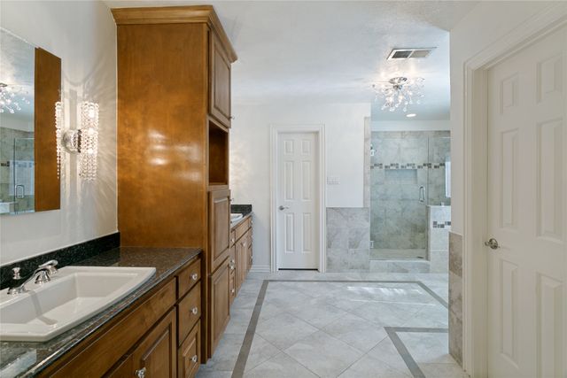 2 Rolling Hills Circle, Denton, TX 76205