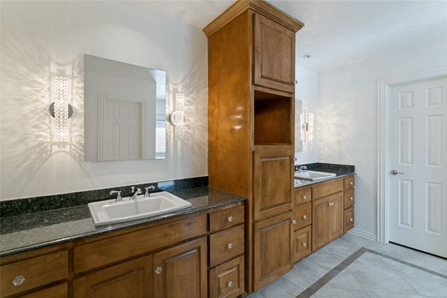 2 Rolling Hills Circle, Denton, TX 76205