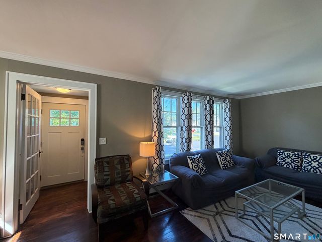 15 Overland Avenue, Bridgeport, CT 06606