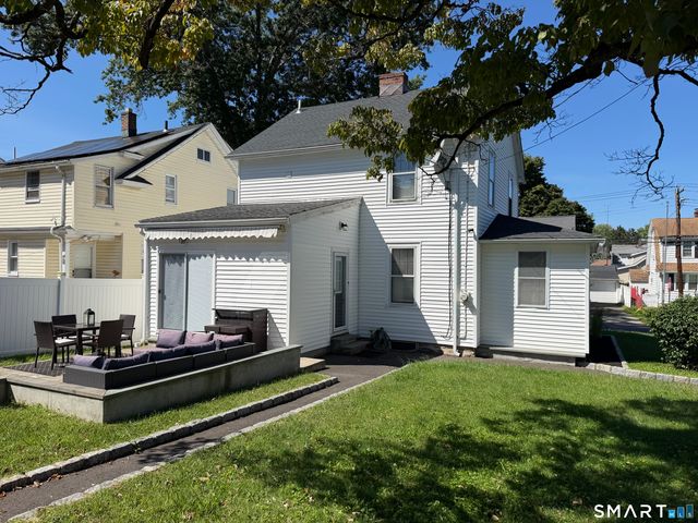 15 Overland Avenue, Bridgeport, CT 06606