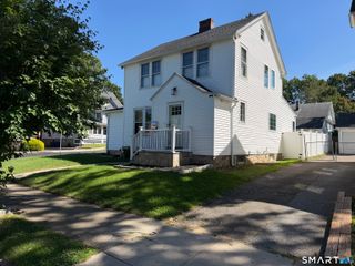 15 Overland Avenue, Bridgeport, CT 06606