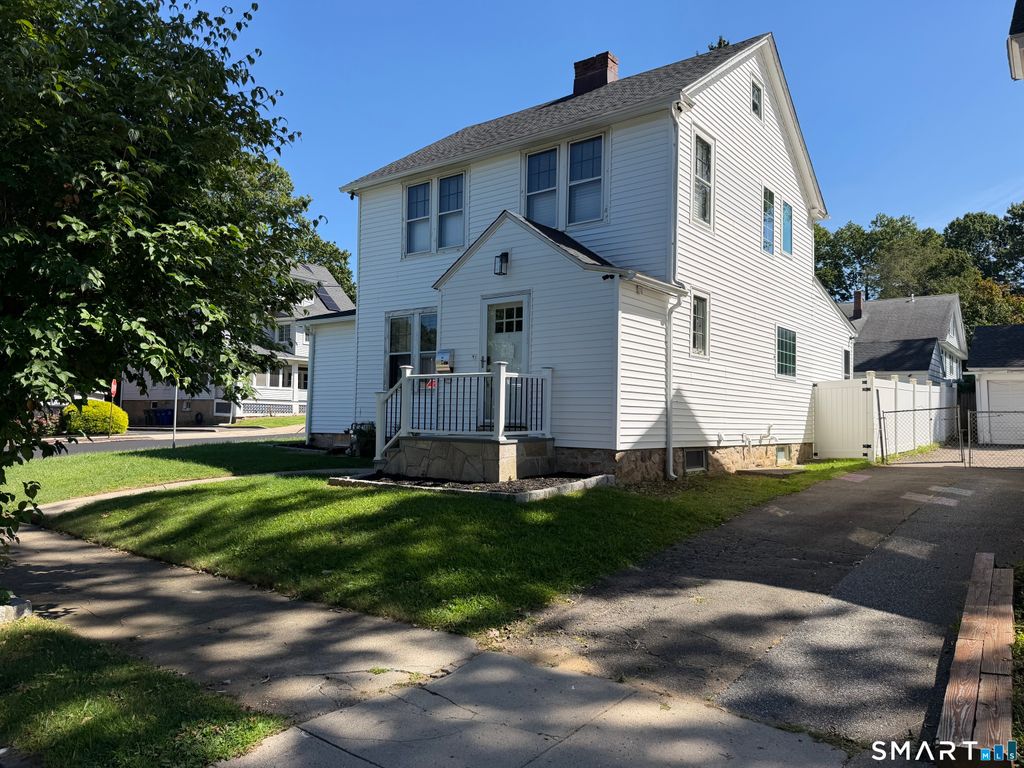 15 Overland Avenue, Bridgeport, CT 06606