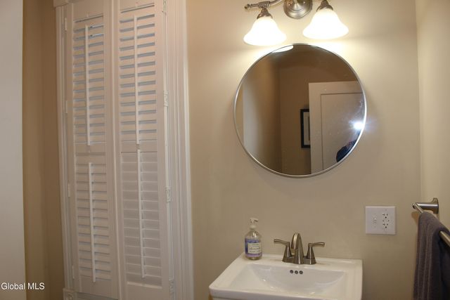 19 Saratoga Avenue, Round Lake, NY 12151