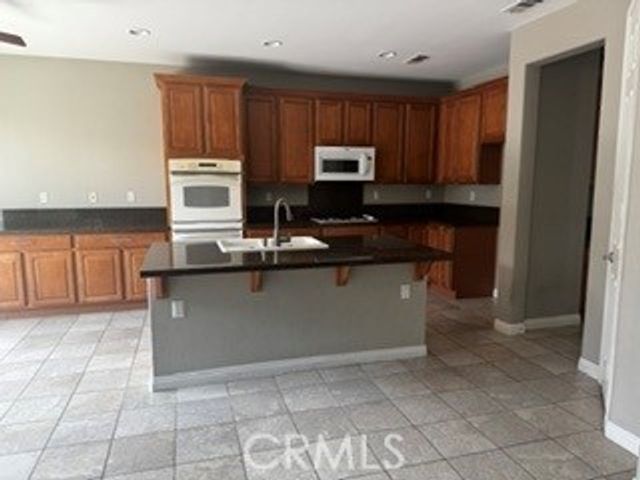 13946 Topeka Ct, Corona, CA 92880