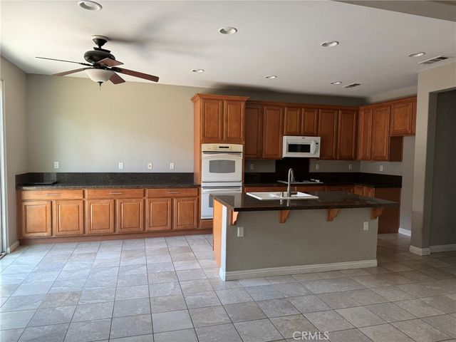 13946 Topeka Ct, Corona, CA 92880