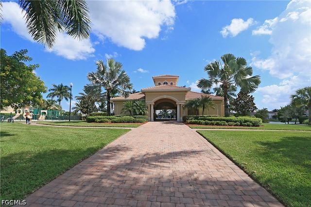 17007 Tremont ST, Fort Myers, FL 33908