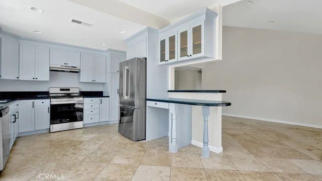 902 W Alpine, Santa Ana, CA 92707