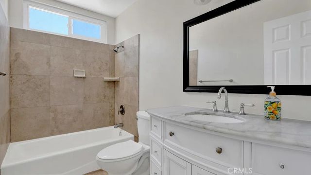 902 W Alpine, Santa Ana, CA 92707
