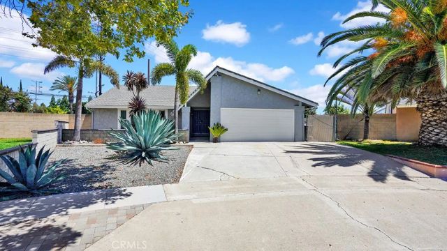902 W Alpine, Santa Ana, CA 92707