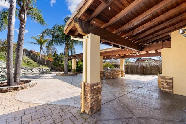 600 Landrise Ct, Folsom, CA 95630