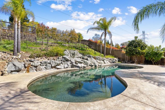 600 Landrise Ct, Folsom, CA 95630