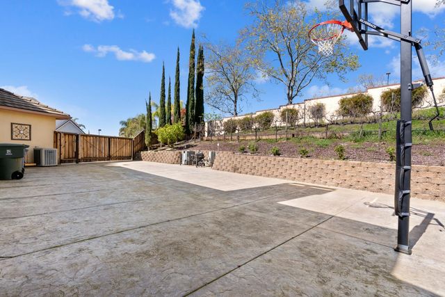 600 Landrise Ct, Folsom, CA 95630