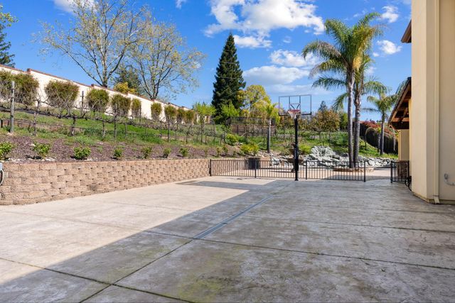 600 Landrise Ct, Folsom, CA 95630