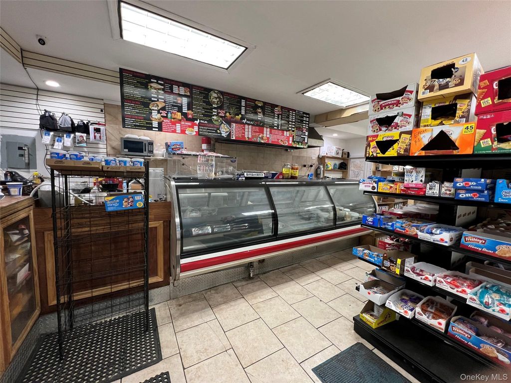 170-23 Jamaica Ave, Jamaica, NY 11432 — exterior