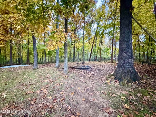 574 Pine Creek Rd, Shepherdsville, KY 40165