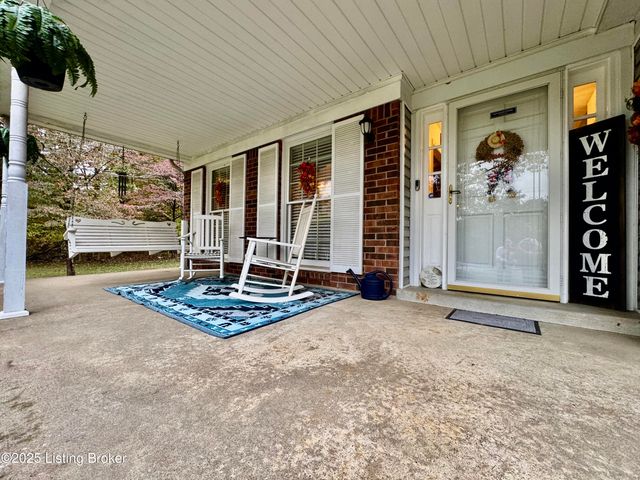 574 Pine Creek Rd, Shepherdsville, KY 40165