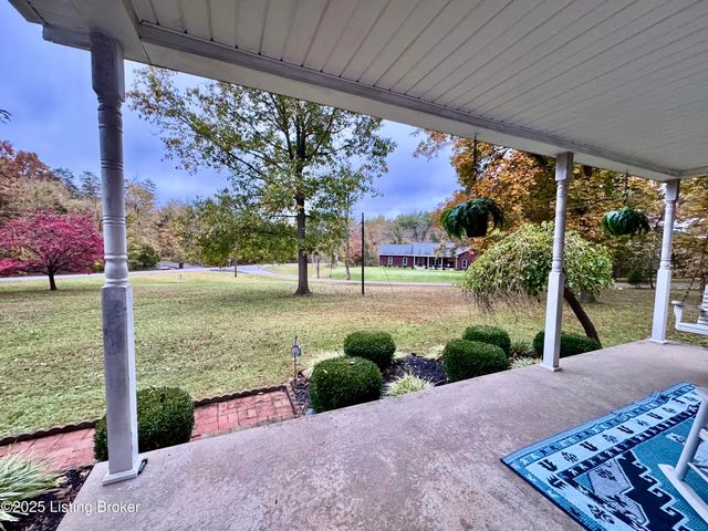 574 Pine Creek Rd, Shepherdsville, KY 40165