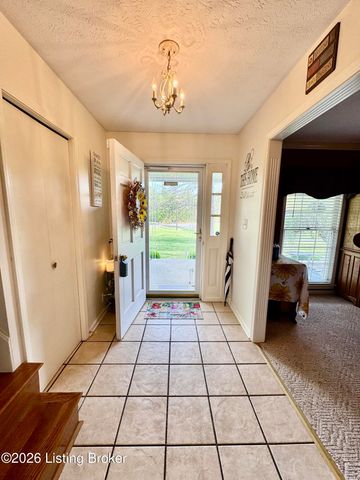 574 Pine Creek Rd, Shepherdsville, KY 40165