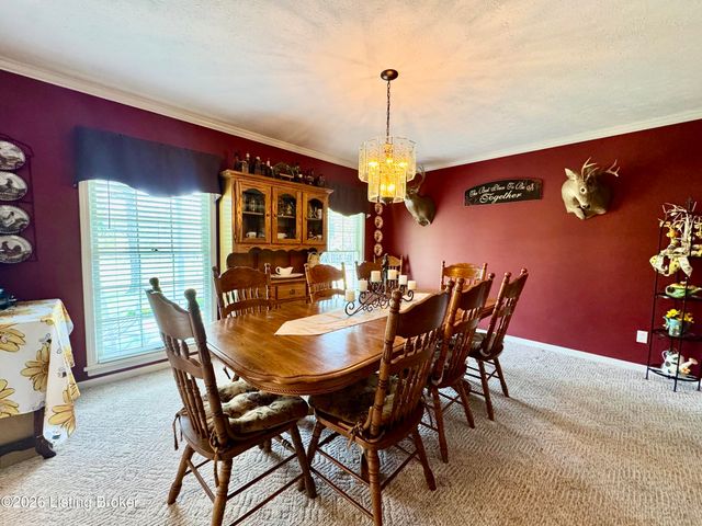 574 Pine Creek Rd, Shepherdsville, KY 40165