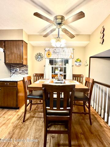 574 Pine Creek Rd, Shepherdsville, KY 40165