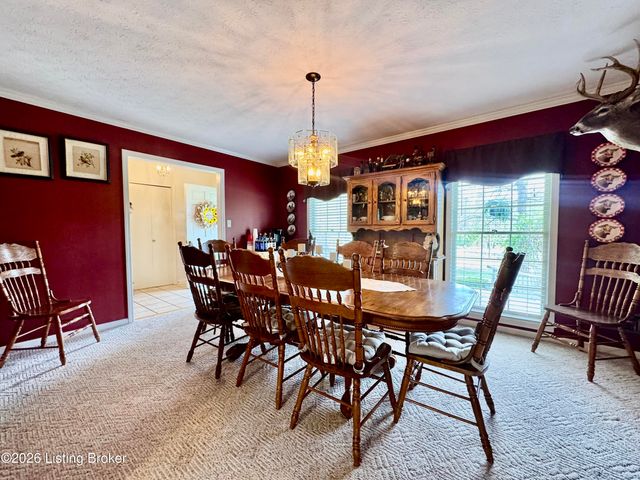 574 Pine Creek Rd, Shepherdsville, KY 40165