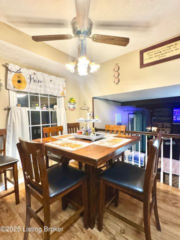574 Pine Creek Rd, Shepherdsville, KY 40165