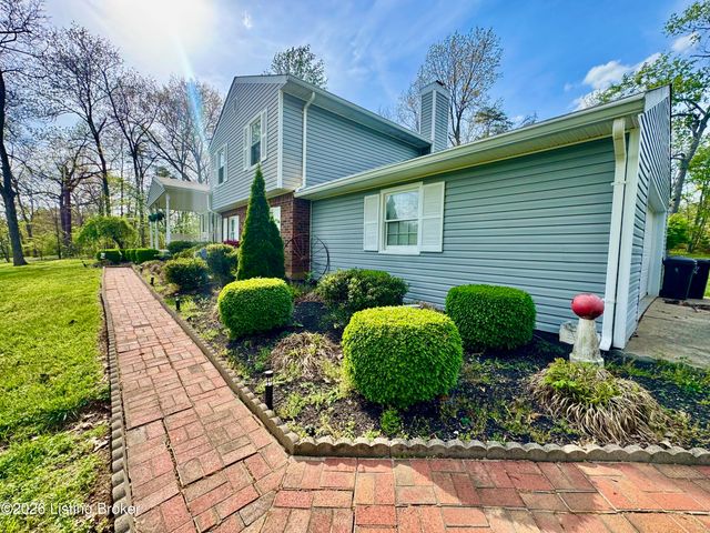 574 Pine Creek Rd, Shepherdsville, KY 40165