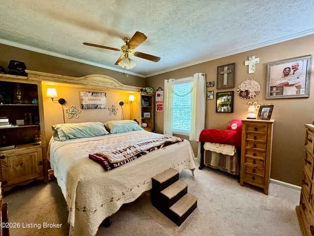 574 Pine Creek Rd, Shepherdsville, KY 40165