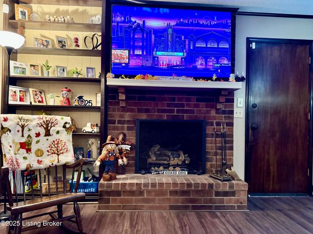 574 Pine Creek Rd, Shepherdsville, KY 40165