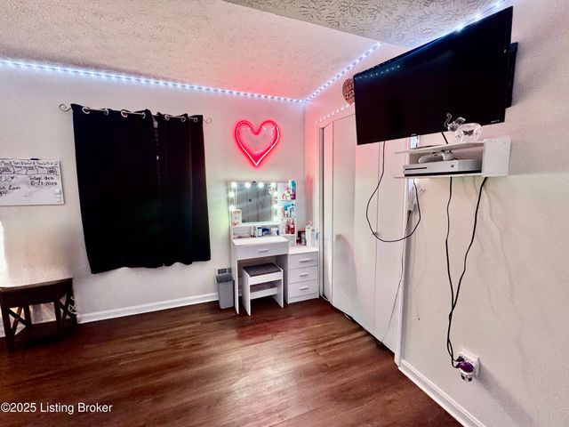 574 Pine Creek Rd, Shepherdsville, KY 40165