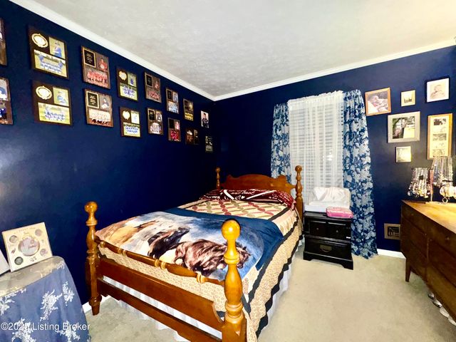 574 Pine Creek Rd, Shepherdsville, KY 40165