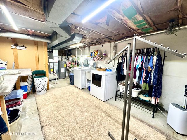 574 Pine Creek Rd, Shepherdsville, KY 40165