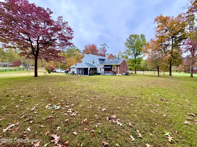 574 Pine Creek Rd, Shepherdsville, KY 40165