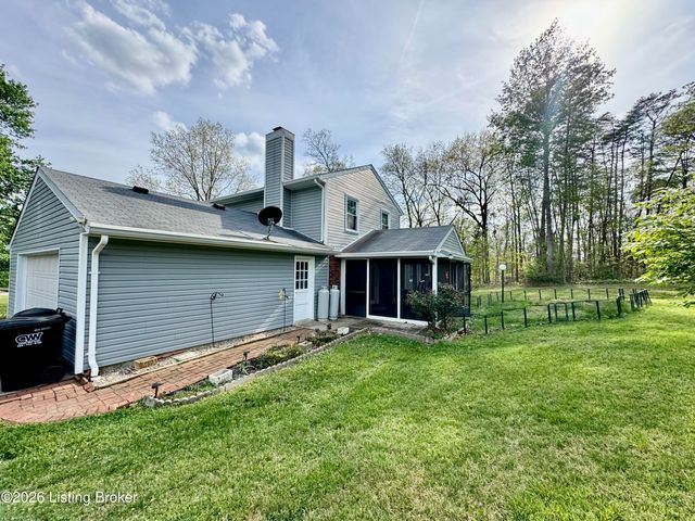 574 Pine Creek Rd, Shepherdsville, KY 40165