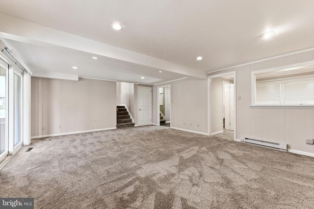1100 LILAC LN, Reading, PA 19609