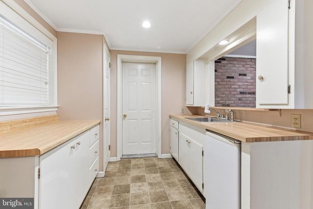 1100 LILAC LN, Reading, PA 19609