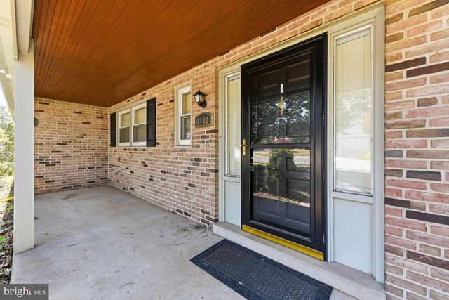1100 LILAC LN, Reading, PA 19609