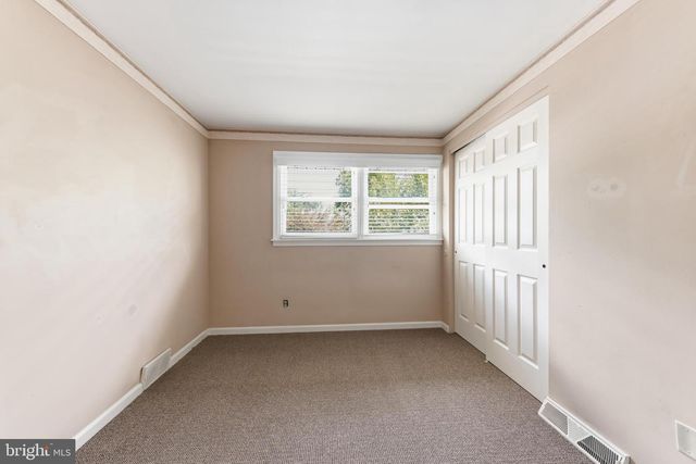 1100 LILAC LN, Reading, PA 19609