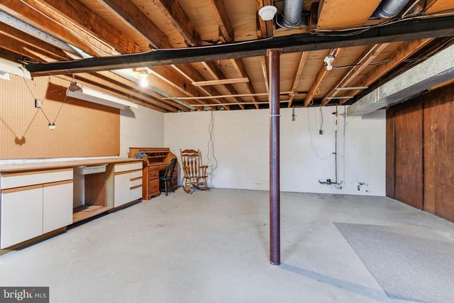 1100 LILAC LN, Reading, PA 19609
