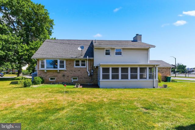 1100 LILAC LN, Reading, PA 19609