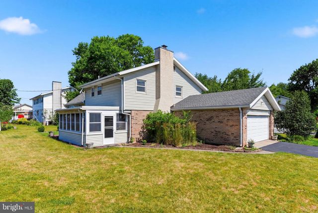 1100 LILAC LN, Reading, PA 19609