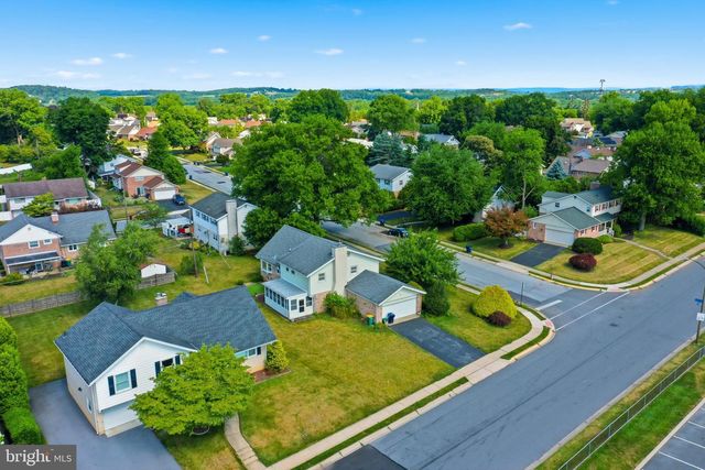 1100 LILAC LN, Reading, PA 19609