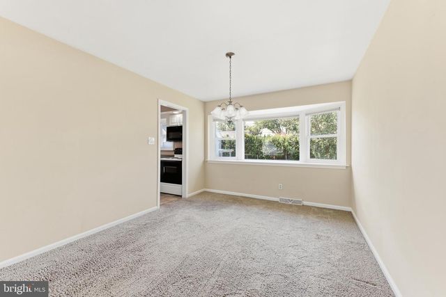 1100 LILAC LN, Reading, PA 19609
